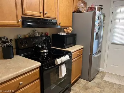 Kitchen - 410 English Ct, Trinity, NC 27370 photo 1 of 2