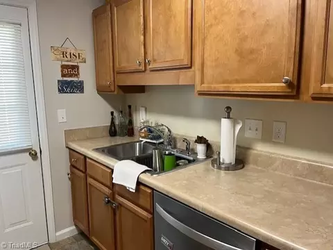 Kitchen - 410 English Ct, Trinity, NC 27370 photo 2 of 2