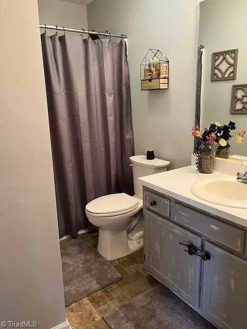 Bath - 410 English Ct, Trinity, NC 27370 photo 2 of 2