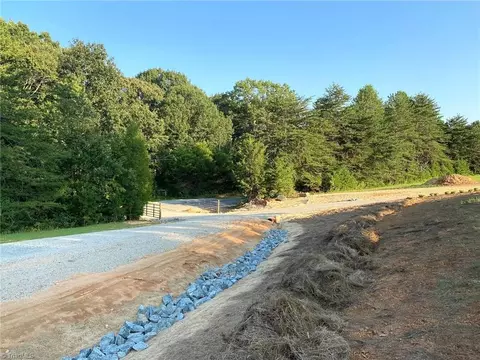 1670 Frank Hulin Rd, Lexington, NC 27295