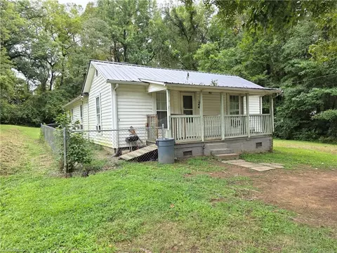 244 Dorothy St, High Point, NC 27262