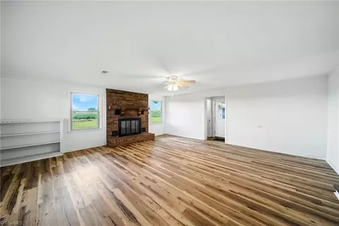 Living - 856 Haynes Rd, Elkin, NC 28621 photo 2 of 7