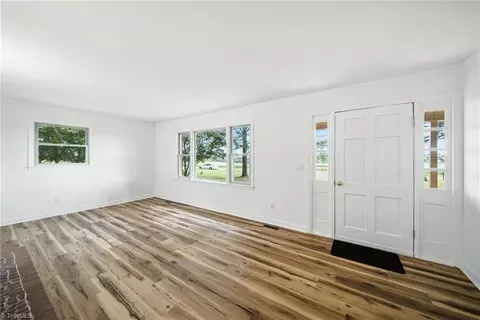 Living - 856 Haynes Rd, Elkin, NC 28621 photo 6 of 7