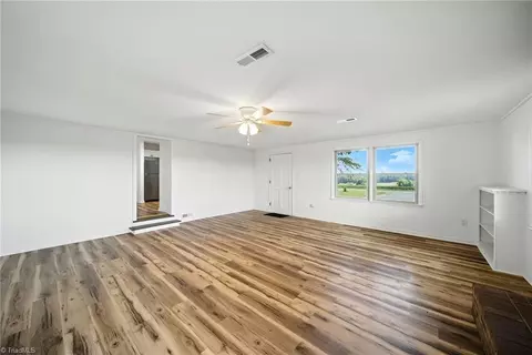 Living - 856 Haynes Rd, Elkin, NC 28621 photo 3 of 7
