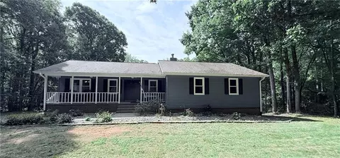 1917 Scalesville Rd, Summerfield, NC 27358