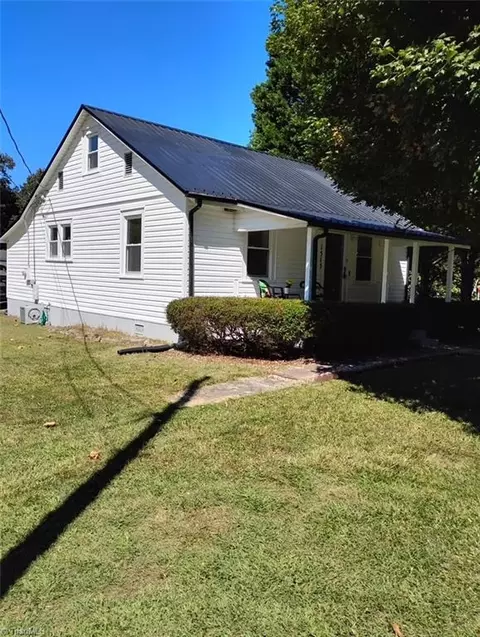 1515 Skeet Club Rd, High Point, NC 27265