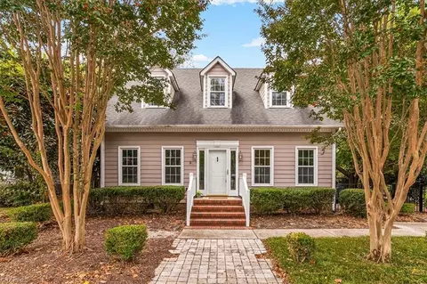 3714 Cranbrook Pt, High Point, NC 27265