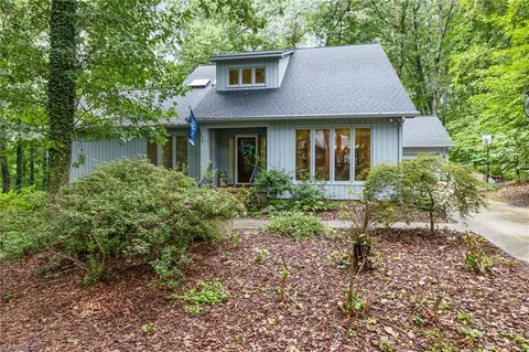 1215 Foxfire Dr, Greensboro, NC 27410