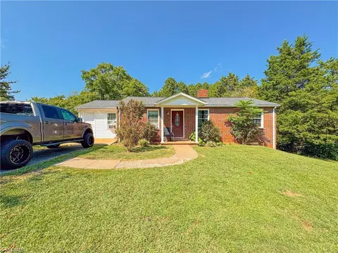 2919 Susan Ln, Winston Salem, NC 27107