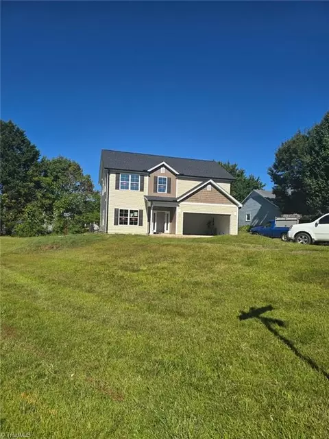 2806 Chillon Ct, Greensboro, NC 27407