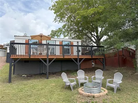 162 Dogwood Cir, New London, NC 28127