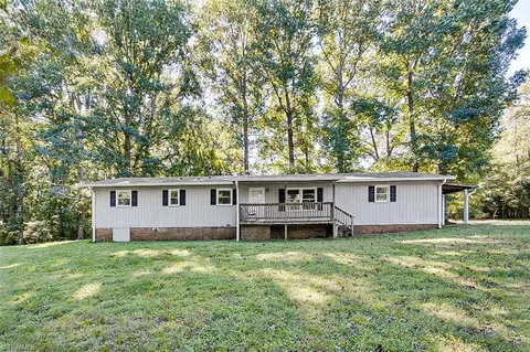 3146 Poplar Forest Ln, Asheboro, NC 27205
