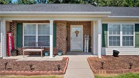 603 Chesapeake Ln, Archdale, NC 27263