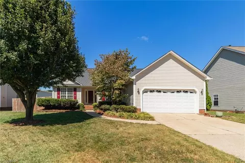 10 Wimbledon Ln, Greensboro, NC 27455