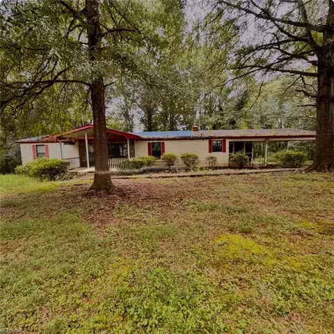 2040 Nc Highway 67, Jonesville, NC 28642