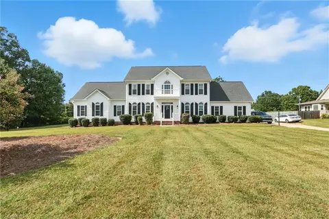 6905 Wicklow Dr, Browns Summit, NC 27214