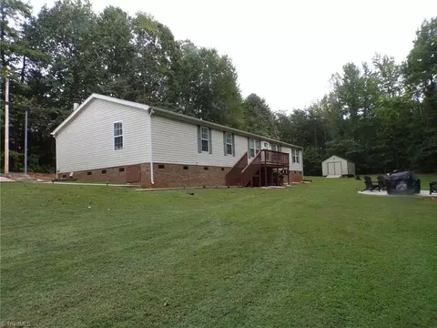1306 Deer Trl, Reidsville, NC 27320