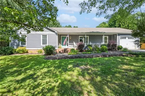 5287 Shaddowfax Dr, Kernersville, NC 27284