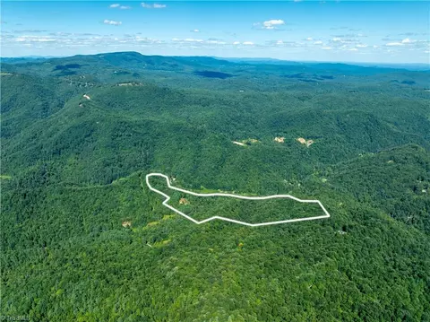 5710 Elk Creek Rd, Deep Gap, NC 28618