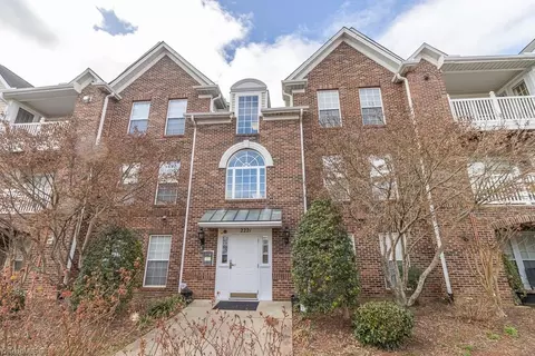 2221 Apt 314 Delaney Dr, Burlington, NC 27215