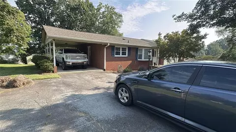 2111 Dave St, Winston Salem, NC 27127