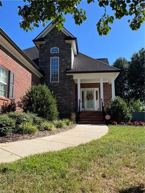 184 Raspberry Ridge Dr, Clemmons, NC 27012 photo 2
