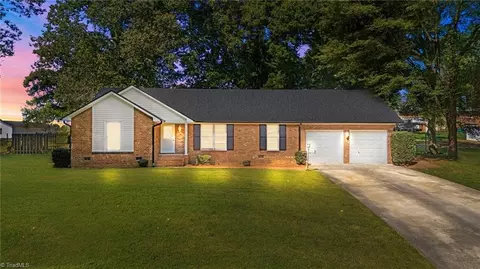 144 Westbridge Rd, Winston Salem, NC 27107