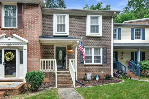 2428 Cottage Pl, Greensboro, NC 27455