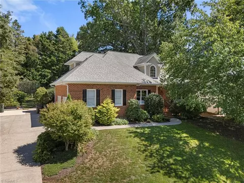 305 Rockmont Dr, Winston Salem, NC 27104