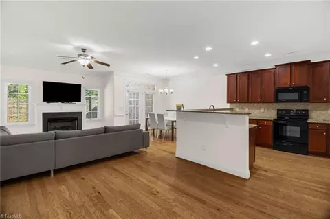 Living - 737 Carneros Cir, High Point, NC 27265 photo 1 of 2