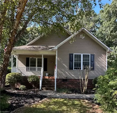 4927 Plainfield Rd, Sophia, NC 27350