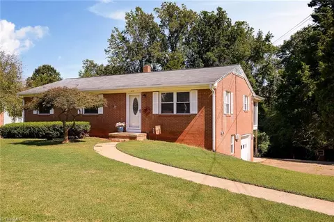 217 Woodhaven Dr, Lexington, NC 27295