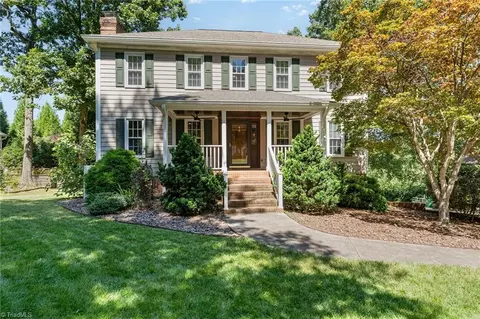 6112 Charlene Dr, Clemmons, NC 27012