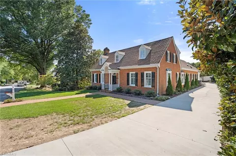 100 Muirfield Dr, Winston Salem, NC 27104