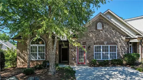 2521 Saintsbury Dr, Burlington, NC 27215