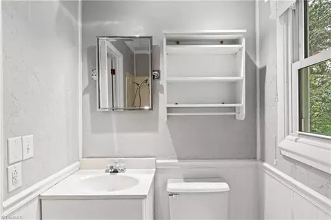 Bath - 408 Logan Ct, King, NC 27021 photo 2 of 3