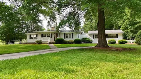 1978 Clodfelter Rd, Winston Salem, NC 27107