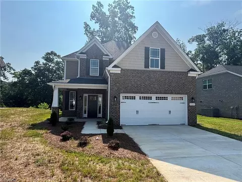 4527 Olivine Ln, Pfafftown, NC 27040