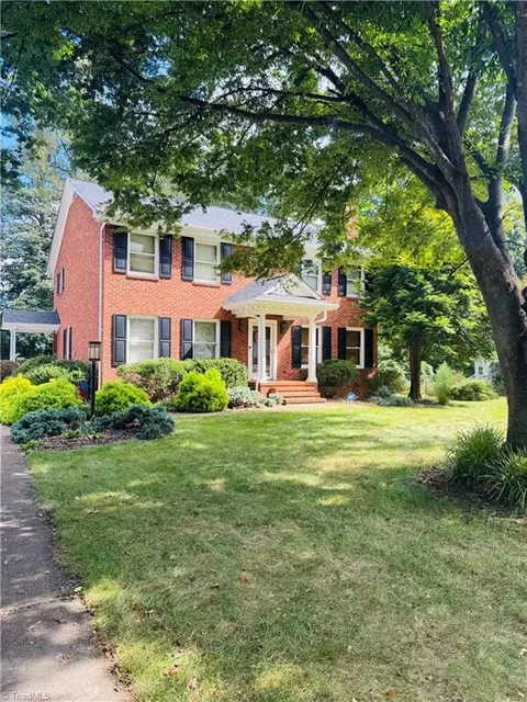 1020 Larkwood Ct, Reidsville, NC 27320