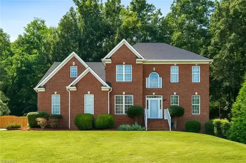3863 Waterview Rd, High Point, NC 27265