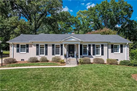 2812 Rutherford Dr, Greensboro, NC 27408
