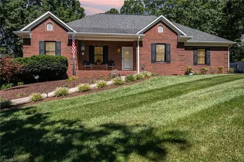 339 Old Burkhart Rd, Lexington, NC 27292