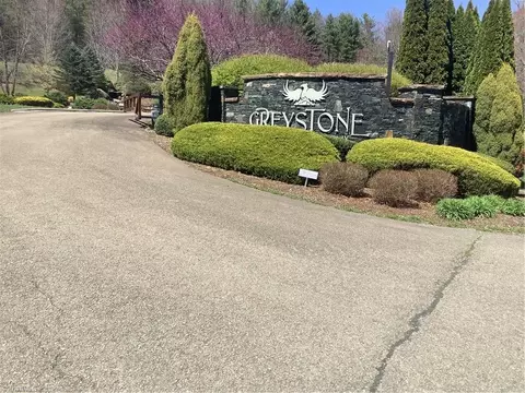 240 Olde Stone Dr, Crumpler, NC 28617