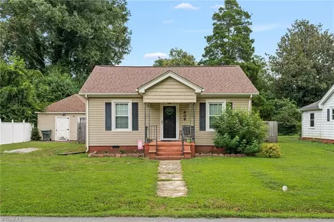 606 Cedar St, Eden, NC 27288 photo 1