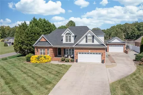 111 Carries Cove Ln, Lexington, NC 27295
