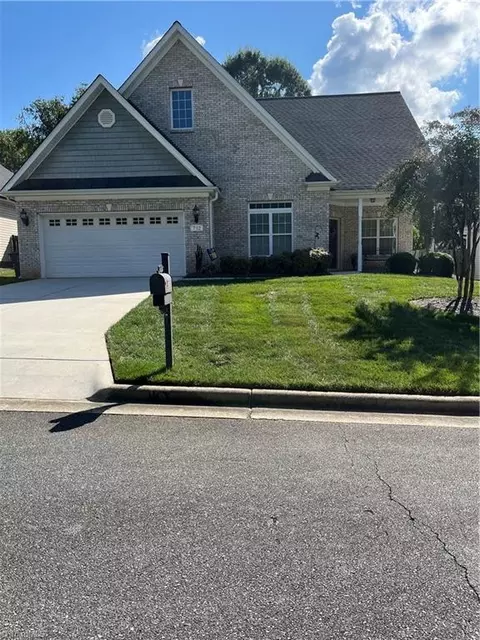 712 Beckwith Dr, Greensboro, NC 27410