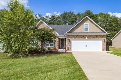 511 Birchwood Dr, Reidsville, NC 27320