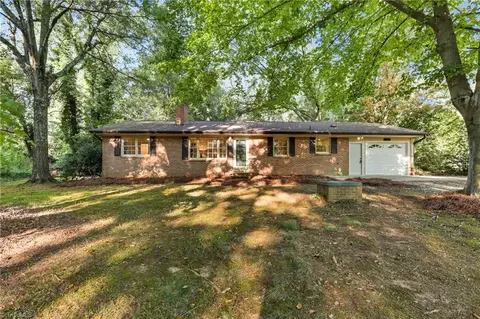 5084 Dippen Rd, Walkertown, NC 27051