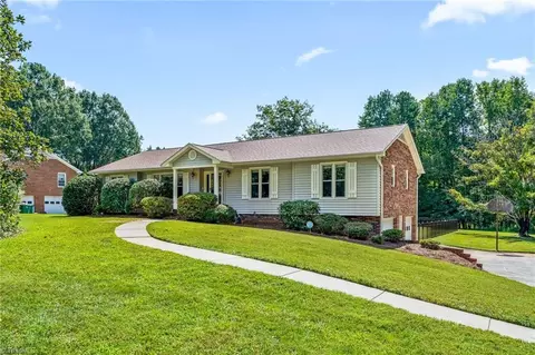 661 Drumheller Rd, Clemmons, NC 27012