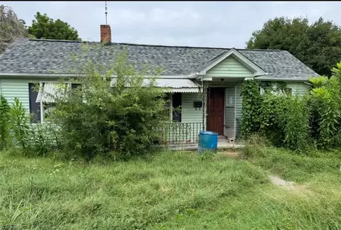 491 Pleasant Hill Dr, Elkin, NC 28621